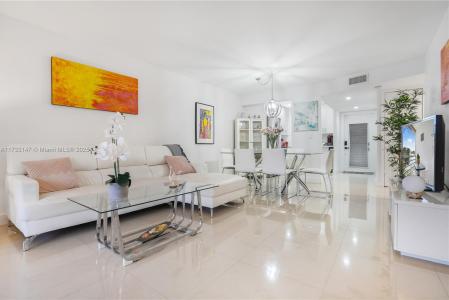 9850 Sunrise Lakes Blvd 301, Sunrise, Florida 33322, USA