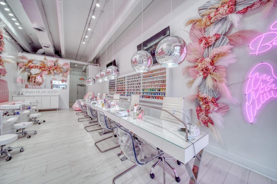 Nail Salon & Spa For Sale In Hialeah Gardens, Hialeah Gardens, 佛罗里达州 33018, 美国