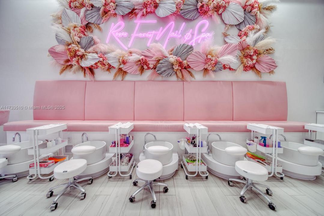 Nail Salon & Spa For Sale In Hialeah Gardens, Hialeah Gardens, 佛罗里达州 33018, 美国