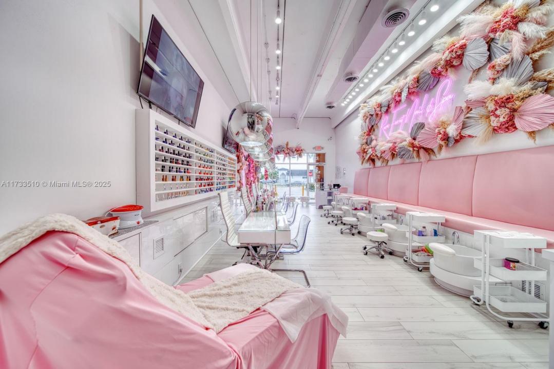 Nail Salon & Spa For Sale In Hialeah Gardens, Hialeah Gardens, 佛罗里达州 33018, 美国