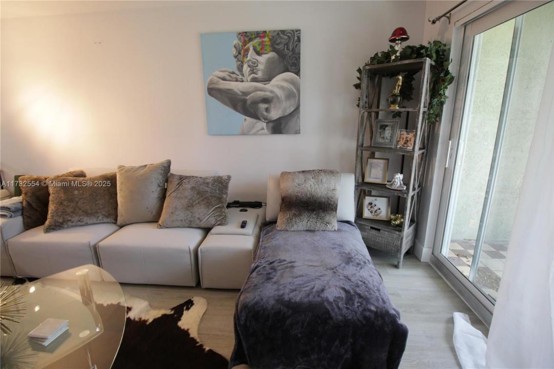 3002 NE 5th Ter 210-B, Wilton Manors, Florida 33334