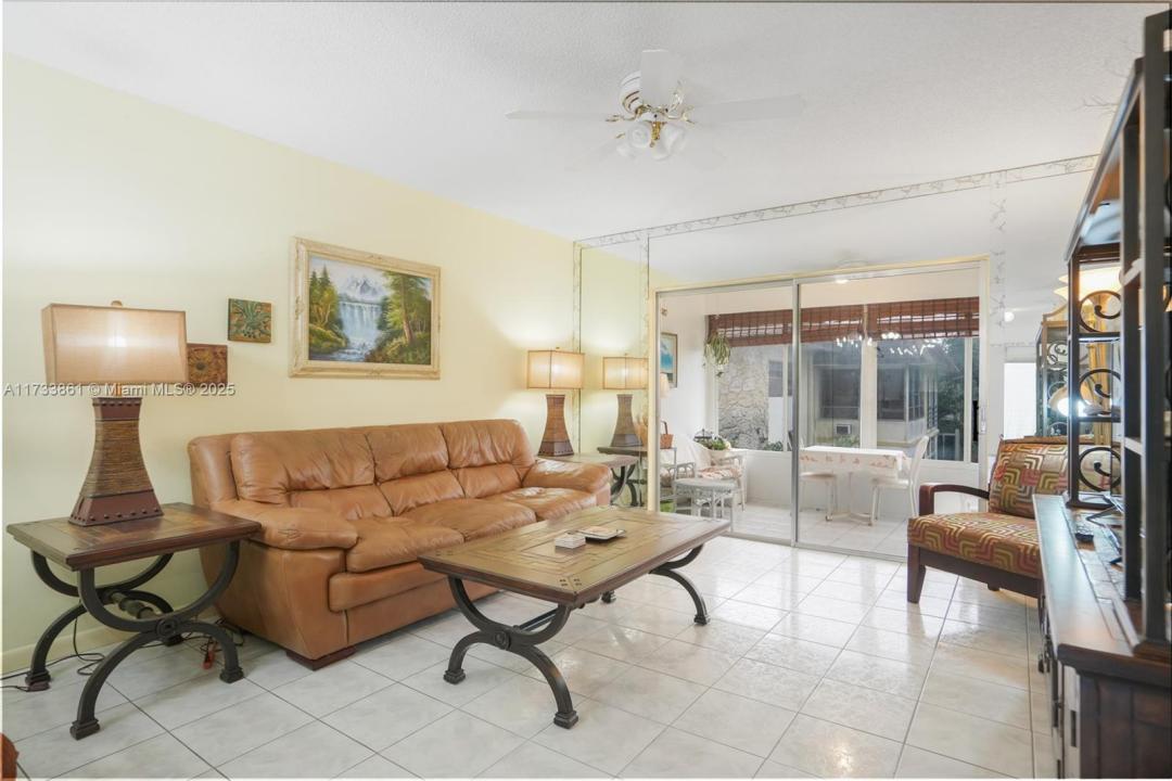 5171 W Oakland Park Blvd 311, Lauderdale Lakes, Florida 33313