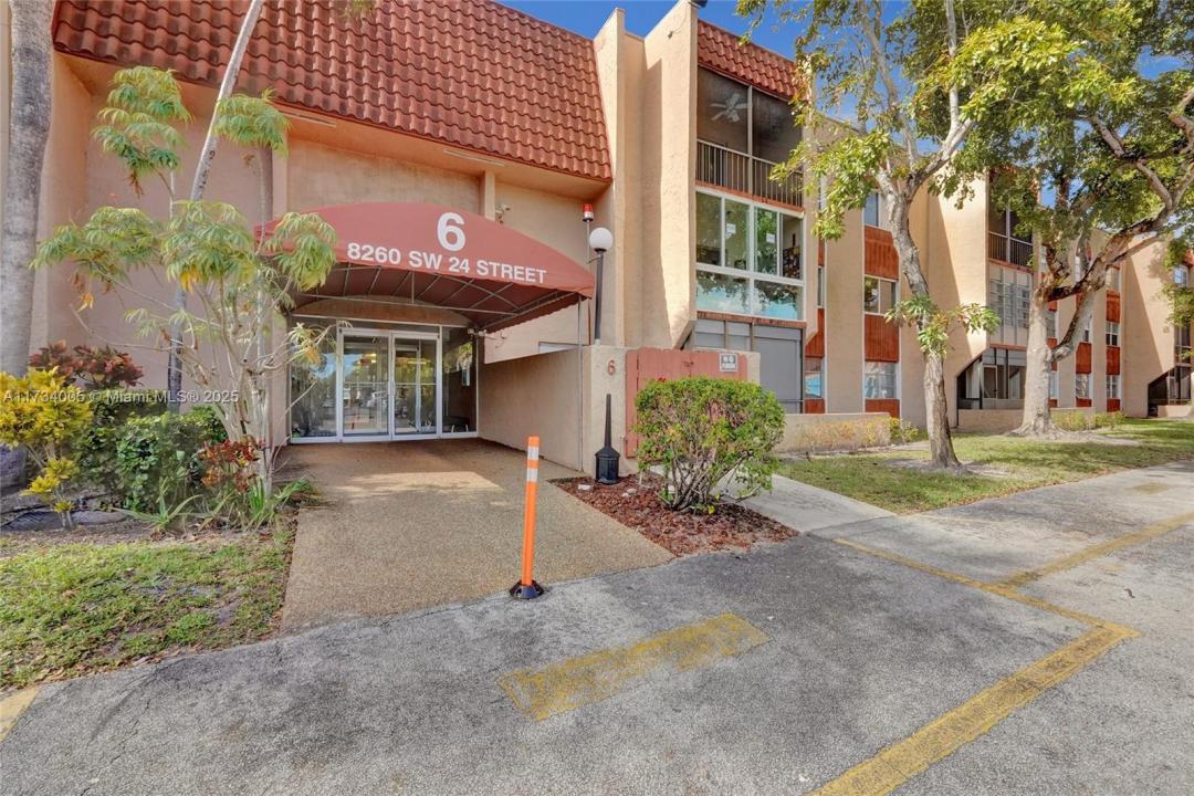 8260 SW 24th St 6210, North Lauderdale, Florida 33068, USA