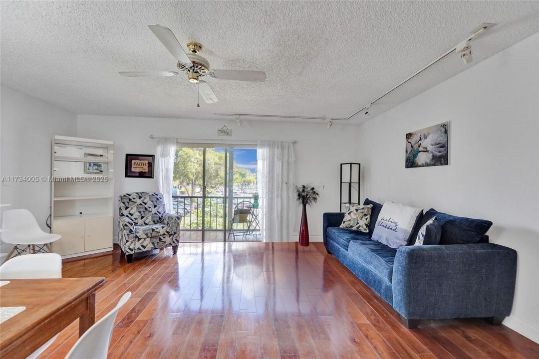 8260 SW 24th St 6210, North Lauderdale, Florida 33068, USA