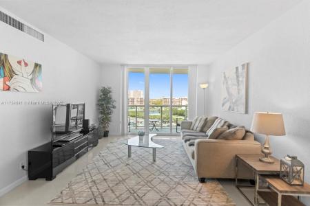 3801 S Ocean Dr 10Q, Hollywood, Florida 33019, USA