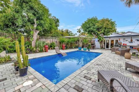 1401 NE 33rd St., Oakland Park, Florida 33334, USA