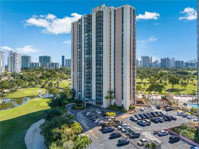20379 W Country Club Dr 939, Miami, Florida 33180, USA