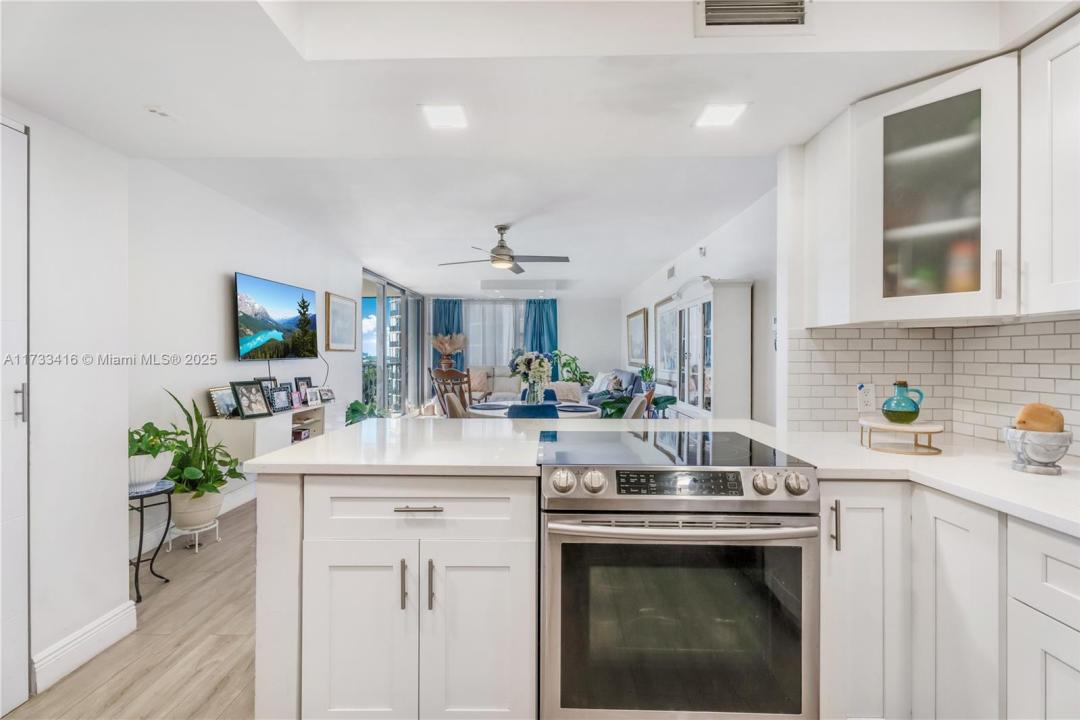 20379 W Country Club Dr 939, Miami, פלורידה 33180, ארצות הברית של אמריקה 