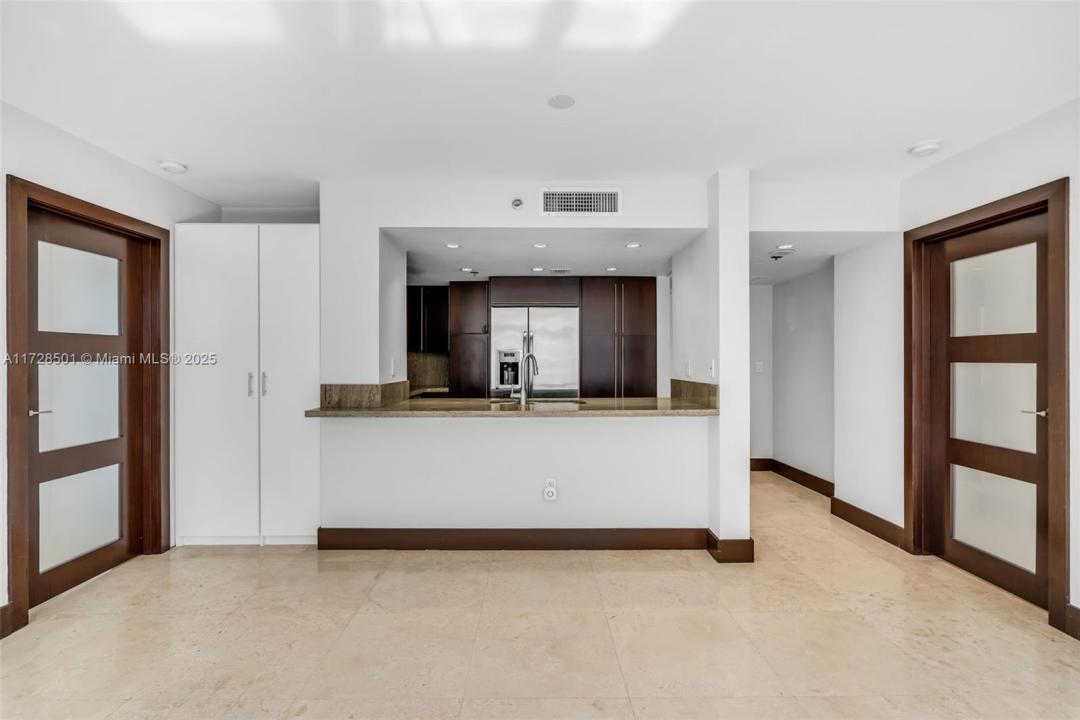 540 Brickell Key Dr 1021, Miami, Florida 33131, Stati Uniti