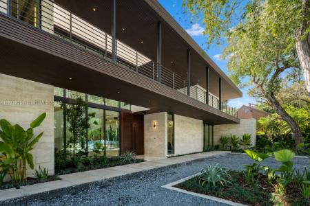4040 Kiaora St, Miami, Florida 33133, USA