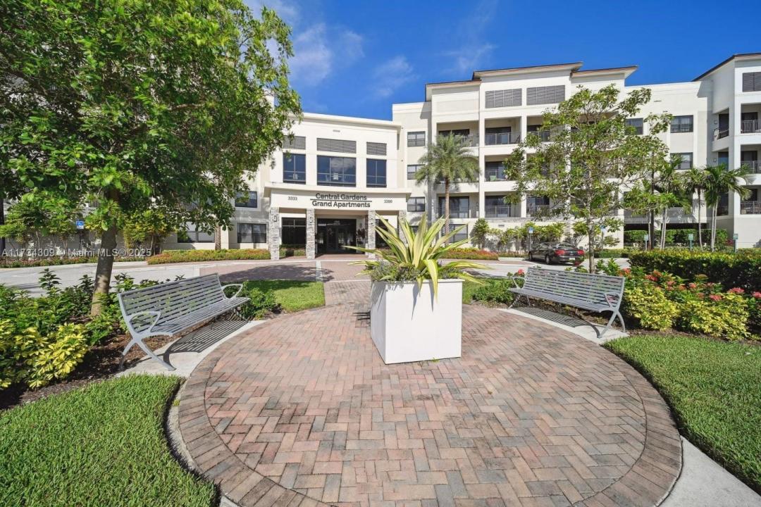 3333 Central Gardens Circle Regent, Palm Beach Gardens, Florida 33418