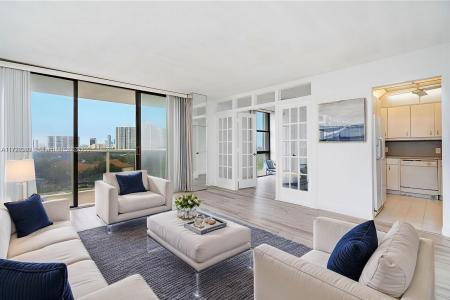 3625 N Country Club Dr 901, Aventura, Florida 33180, USA