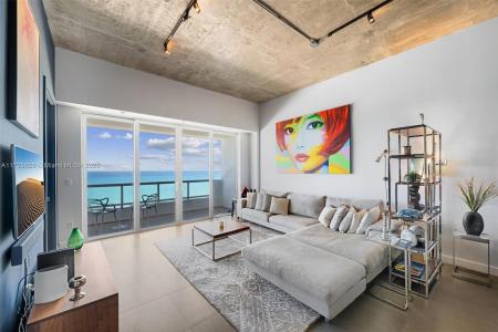 5601 Collins Ave PH-5, Miami Beach, Florida 33140, USA