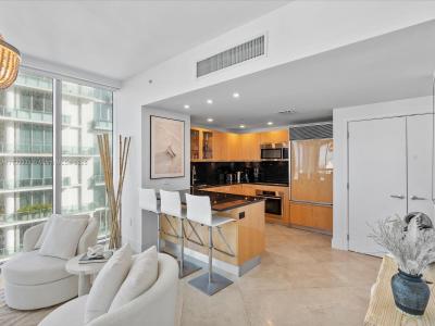 6899 Collins Ave 1704, Miami Beach, Florida 33141, USA