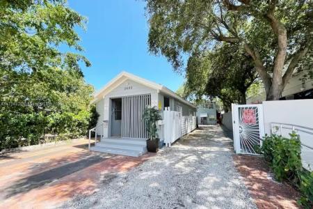 3680 sw SW 26th St 00, Miami, Florida 33133, USA