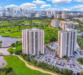 20301 W Country Club Dr 528, Aventura, Florida 33180, USA