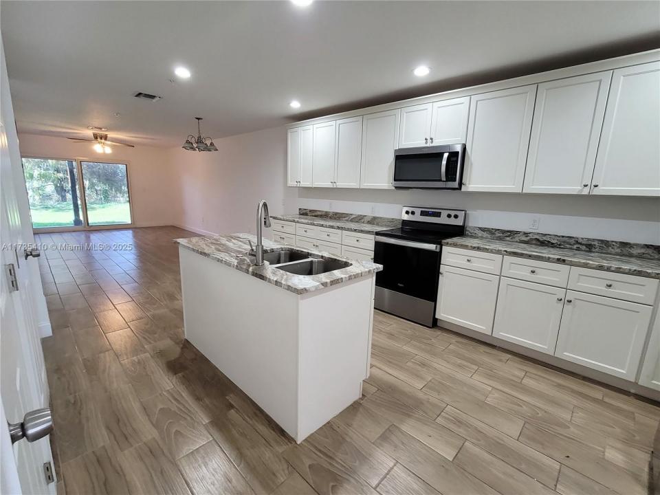 116 SE 8th Avenue 2, Okeechobee, Florida 34974, HOA KỲ