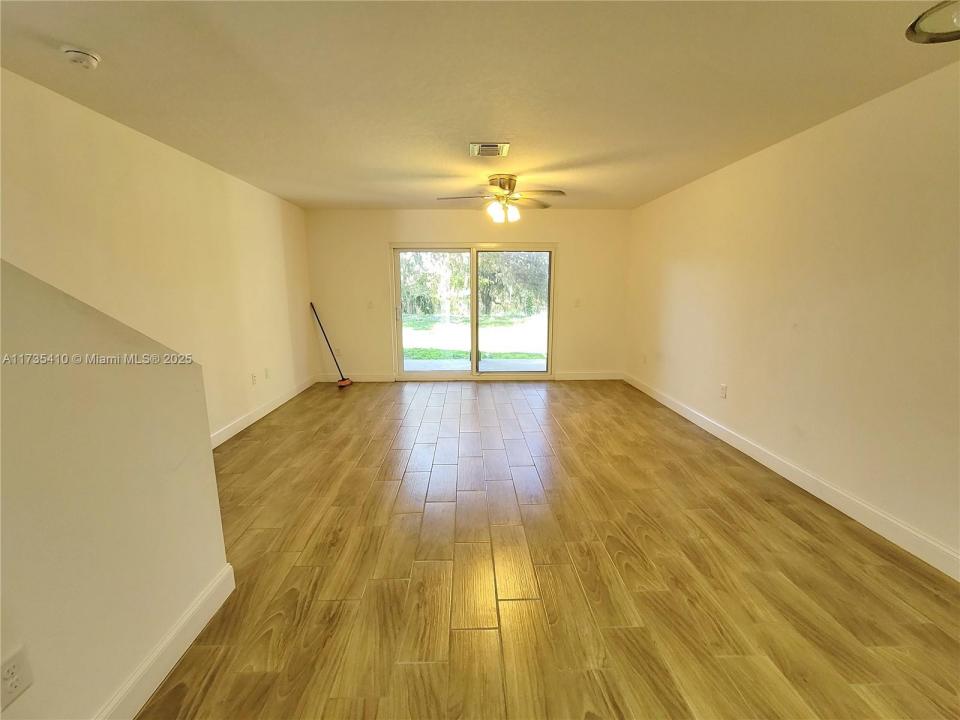 116 SE 8th Avenue 2, Okeechobee, Florida 34974, HOA KỲ
