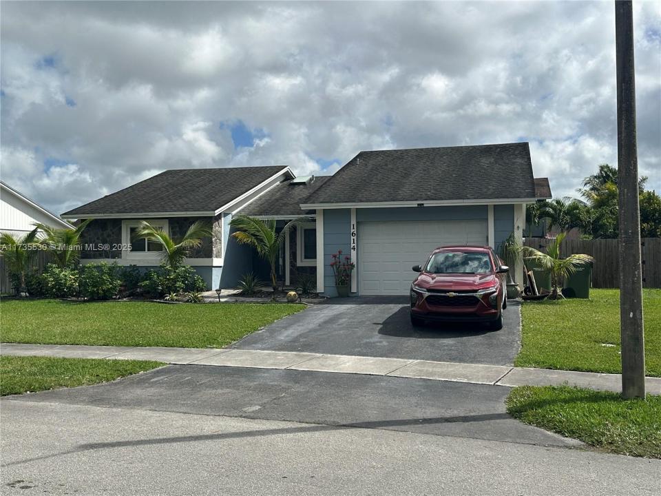 1614 N Goldeneye Ln, Homestead, Florida 33035, USA