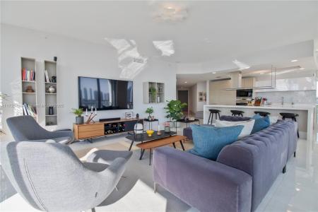 17111 Biscayne Blvd 410, North Miami Beach, Florida 33160, USA