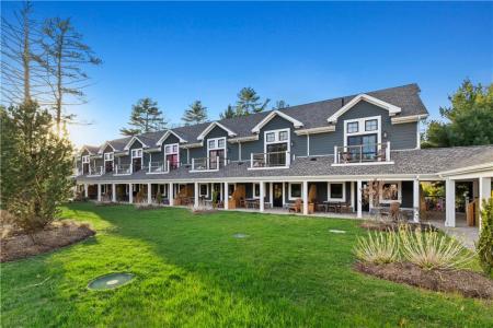 4 White Hawk Ridge, Richmond, RI 02898, USA
