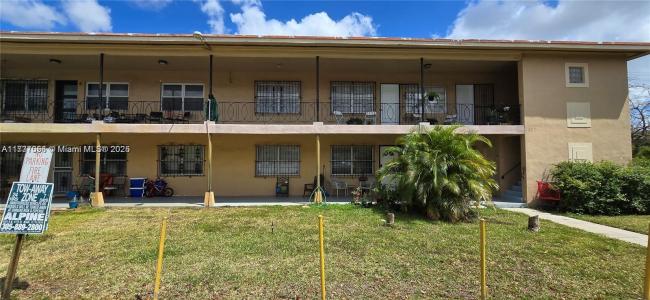 383 E 4th Ave 3, Hialeah, Florida 33010, USA