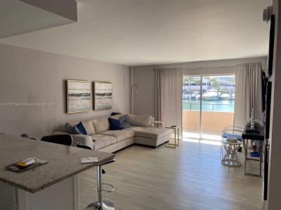 220 Kings Point Dr 106, Sunny Isles Beach, Florida 33160, USA
