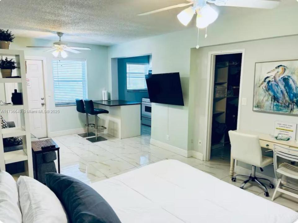 321 Wilson St A203, Hollywood, Flórida 33019, Estados Unidos