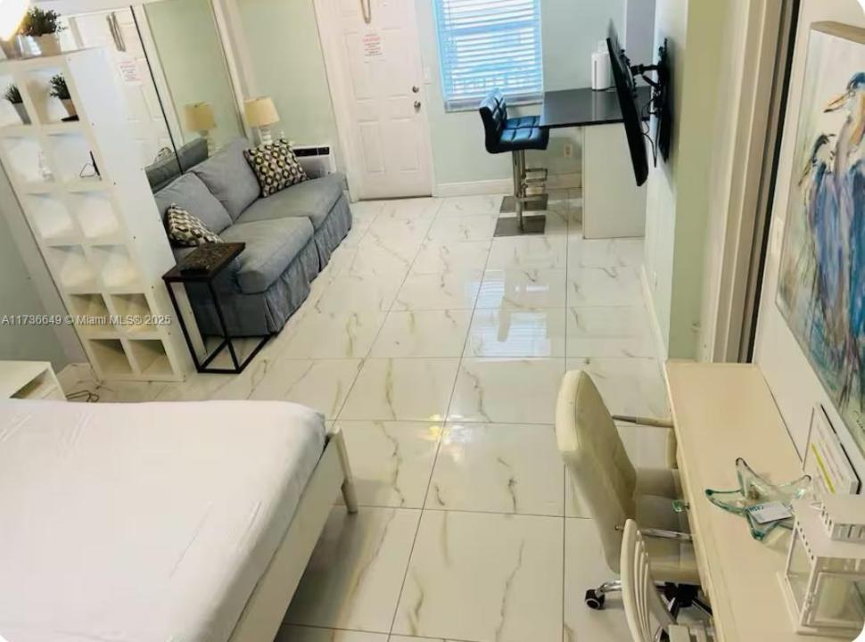 321 Wilson St A203, Hollywood, Flórida 33019, Estados Unidos