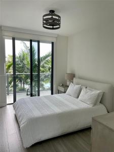 2960 NE 207th St 714, Aventura, Florida 33180, USA