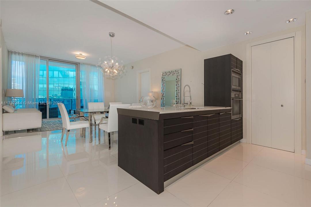 200 Biscayne Boulevard Way 5109, Miami, Florida 33131, USA