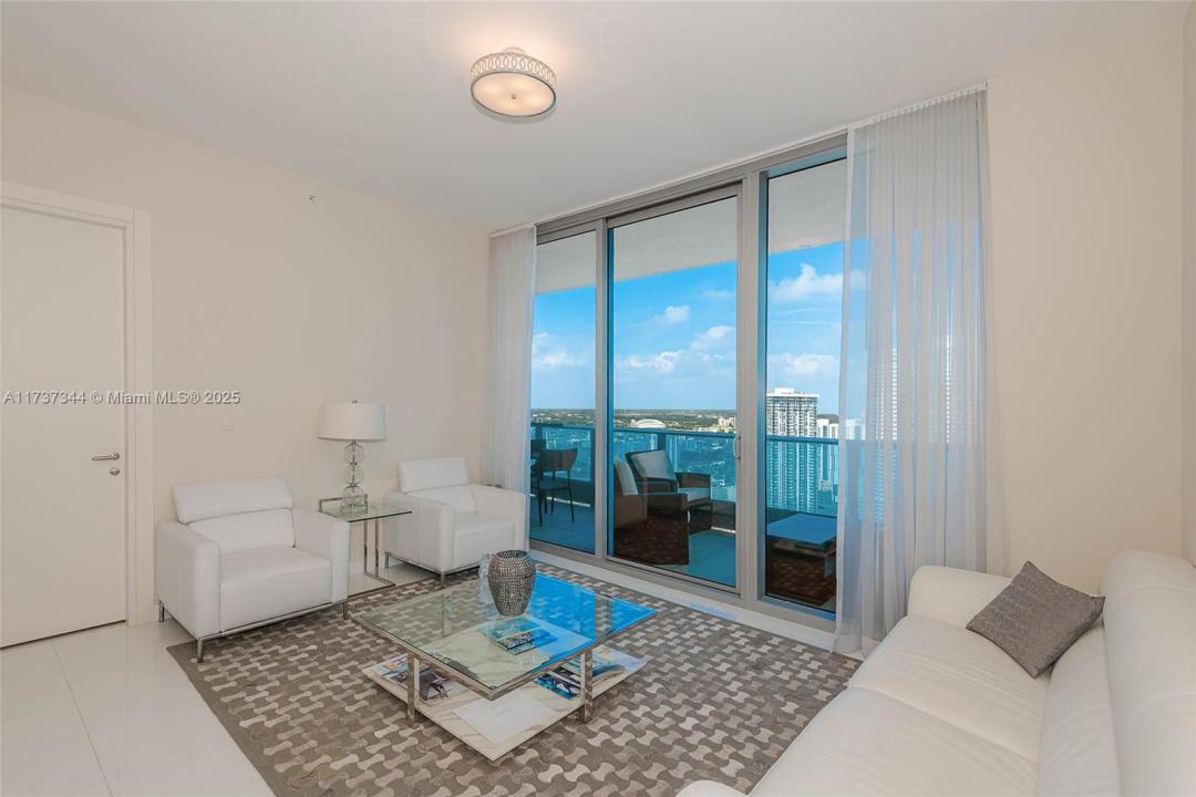 200 Biscayne Boulevard Way 5109, Miami, Florida 33131, USA