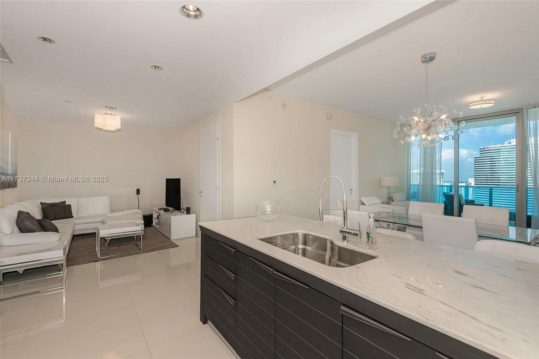 200 Biscayne Boulevard Way 5109, Miami, Florida 33131, USA