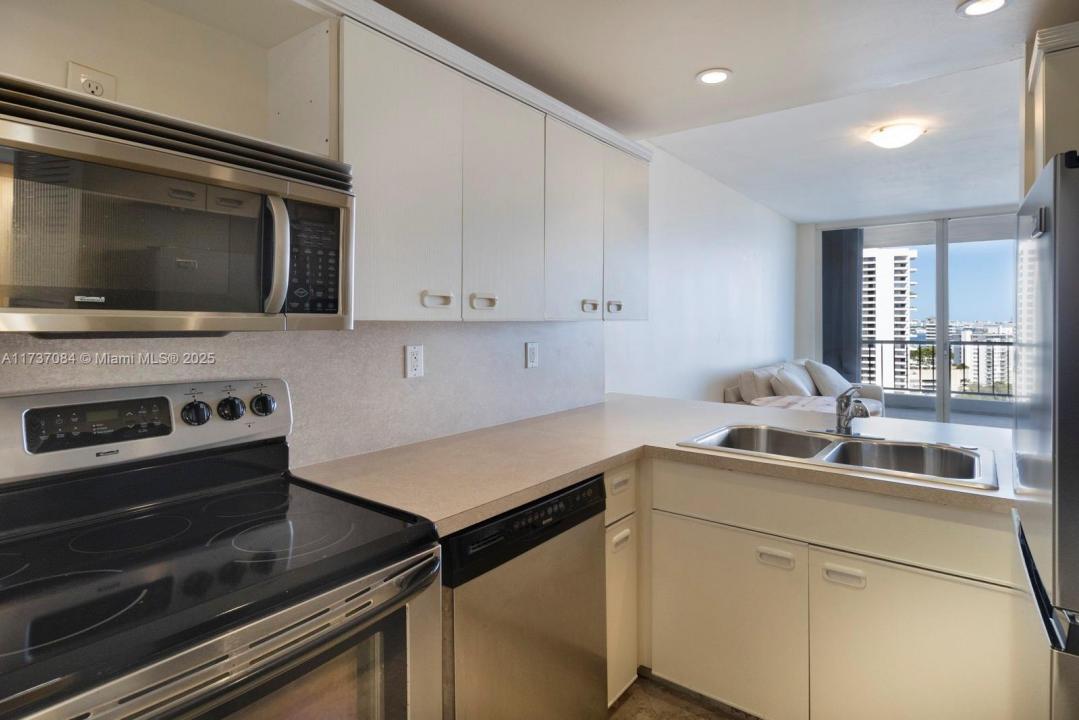 1581 Brickell Ave 1408, Miami, Florida 33129