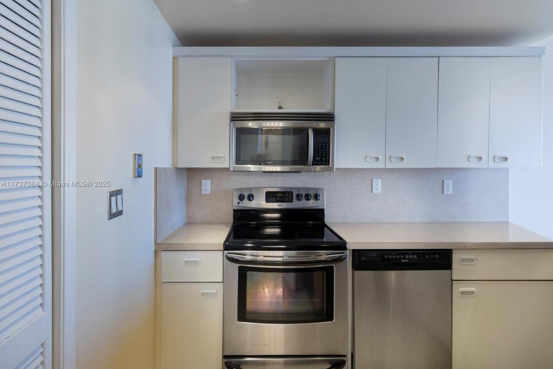 1581 Brickell Ave 1408, Miami, Florida 33129