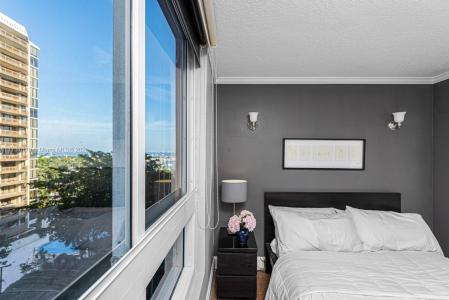 2951 S Bayshore Dr 917, Miami, Florida 33133, USA