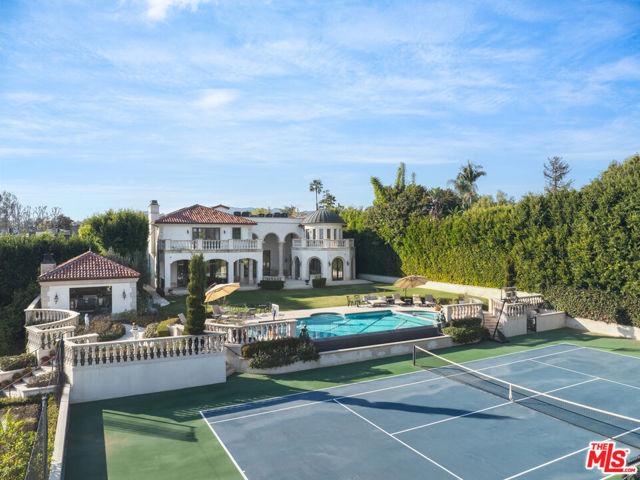 N Tigertail Road, Los Angeles, California 90049