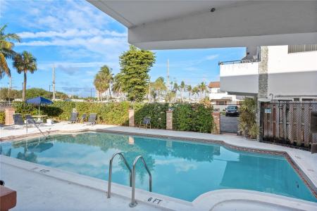 222 SW 1st St H-6, Pompano Beach, Florida 33060, USA