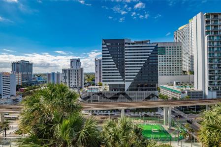 88 SW 7th St 806, Miami, Florida 33130, USA