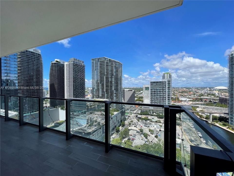 68 SE 6th St 2408, Miami, Floride 33131, États-Unis