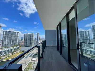 68 SE 6th St 2408, Miami, Florida 33131, USA