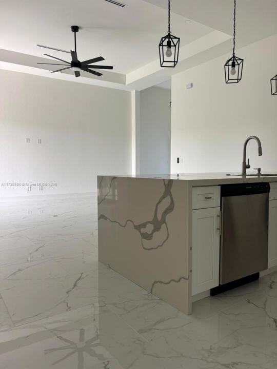 2717 NW 42nd Ave, Cape Coral, フロリダ 33993, アメリカ合衆国