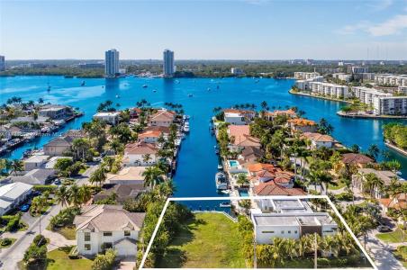 17050 NE 35th Ave, North Miami Beach, פלורידה 33160, ארצות הברית של אמריקה 