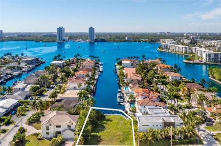 17050 NE 35th Ave, North Miami Beach, فلوريدا 33160, الولايات المتحدة