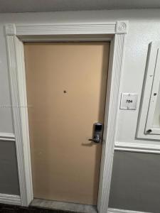 19201 Collins Ave 704, Sunny Isles Beach, Florida 33160, USA