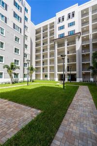 400 NW 112th Ave 608, Miami, Florida 33172, USA