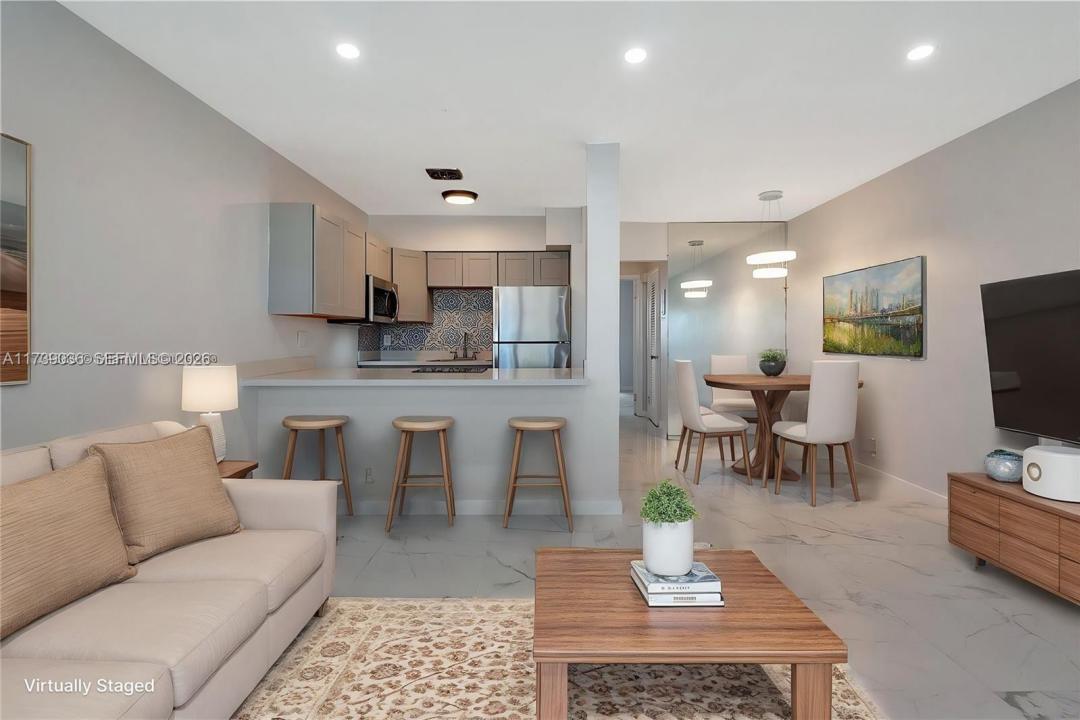 820 SW 11th Ave 14B, Hallandale Beach, Florida 33009, Stati Uniti