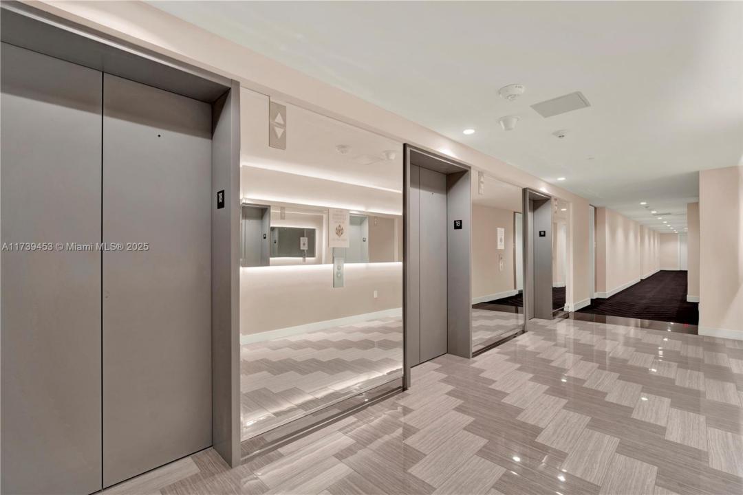 2000 Metropica Way 1806, Sunrise, פלורידה 33323, ארצות הברית של אמריקה 