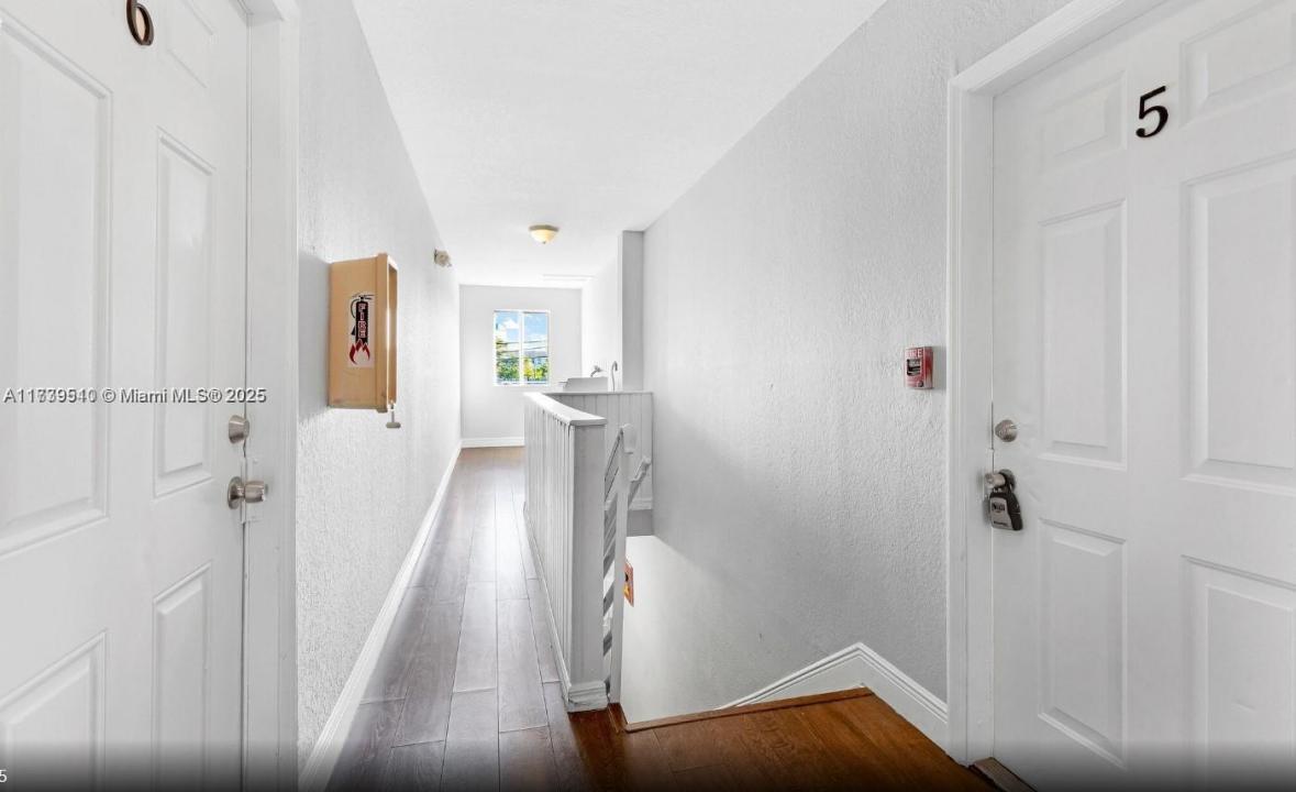 121 NE 55th St, Miami, Флорида 33137, Соединенные Штаты