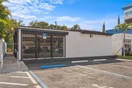 2550 S Dixie Hwy, Miami, Florida 33133, USA